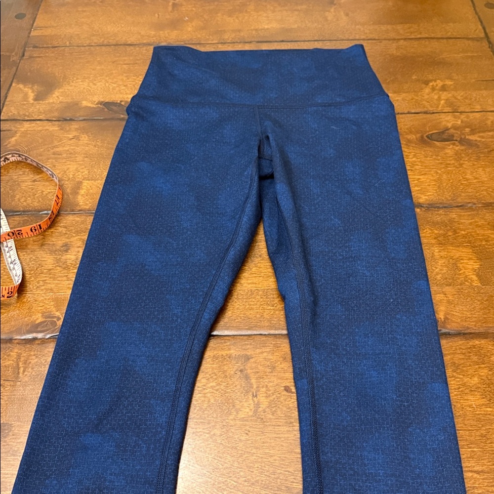 Lululemon size 6 crop